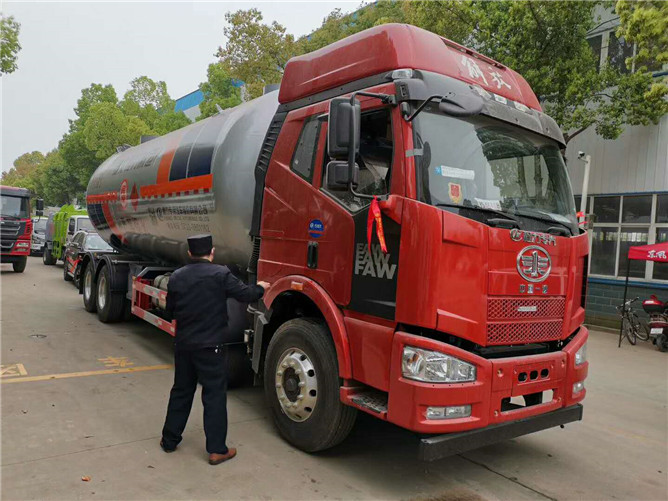 37.2立方解放液化氣運(yùn)輸車